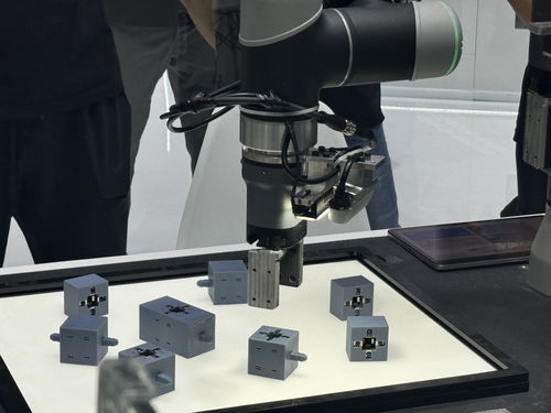 工業(yè)機(jī)器人新物種 具身智能引領(lǐng)“換道超車”，產(chǎn)品與市場(chǎng)研究報(bào)告正式發(fā)布